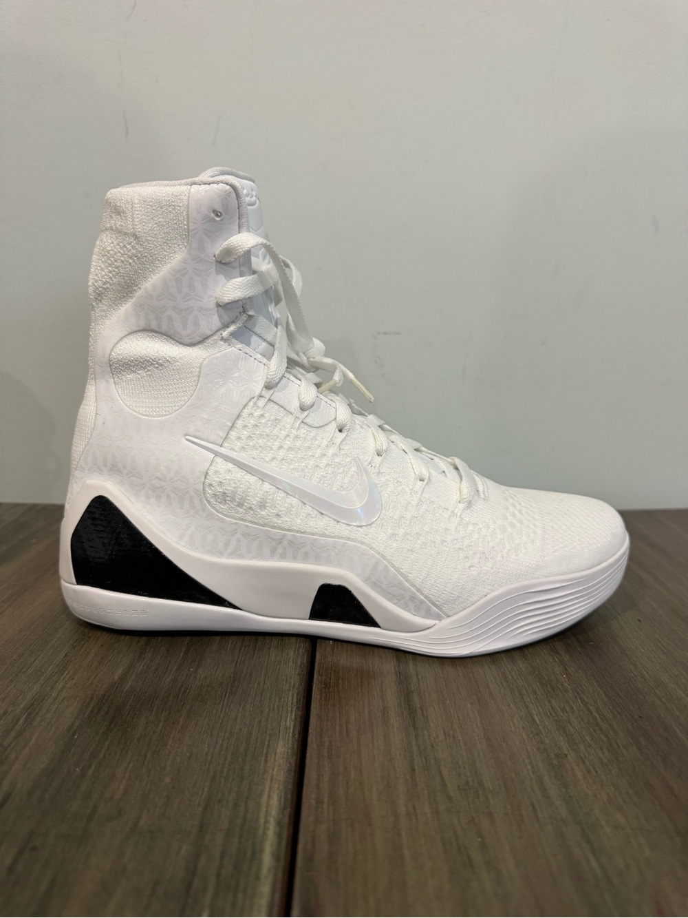 NIKE KOBE IX ELITE PROTRO HALO  BASKETBALL SHOES